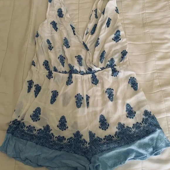 Kendall & Kylie White Romper with Blue Embroidery - Picture 2 of 4